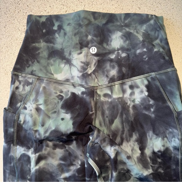 lululemon align crop 23” pockets* - Picture 10 of 11